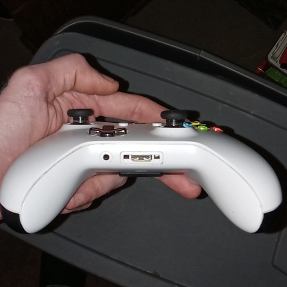 Xbox One Controller - Picture 4 of 4